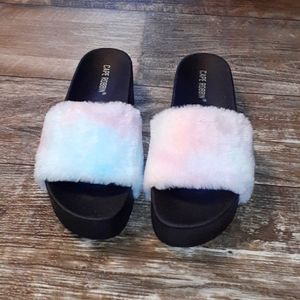 Wedge sandal. Brand new